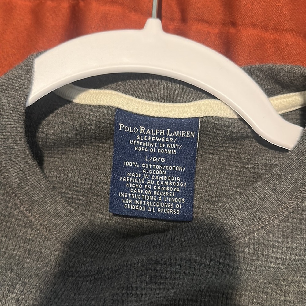 Preowned men’s grey thermal sleepwear top - Picture 4 of 4